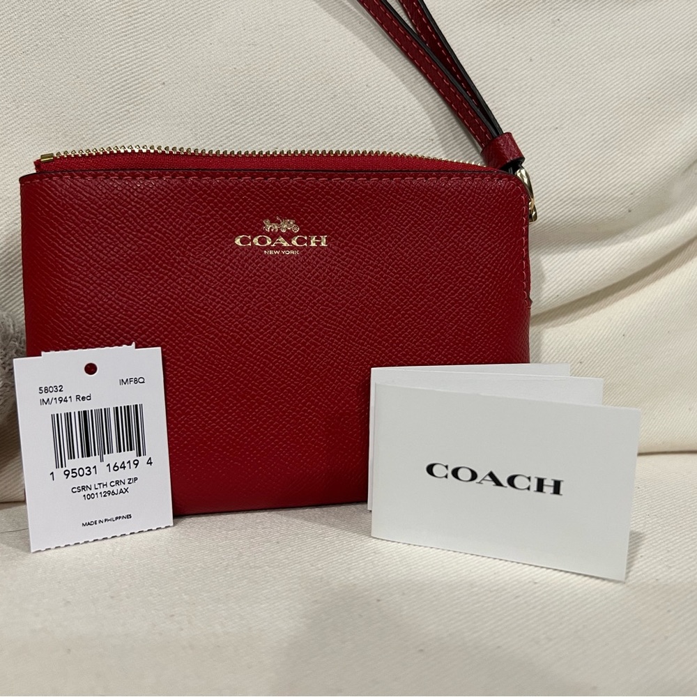 COACH WRISTLET- NEW!